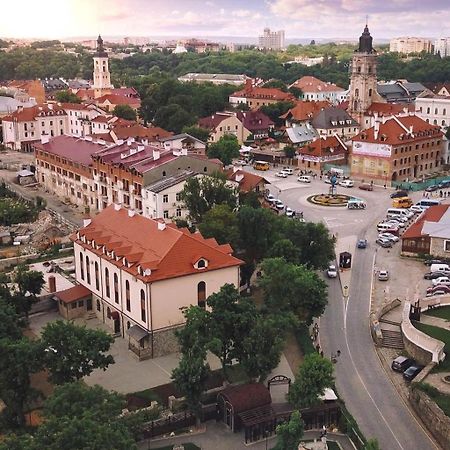 Апартаменты В Старом Городе Kamianets-Podilskyi Exterior foto